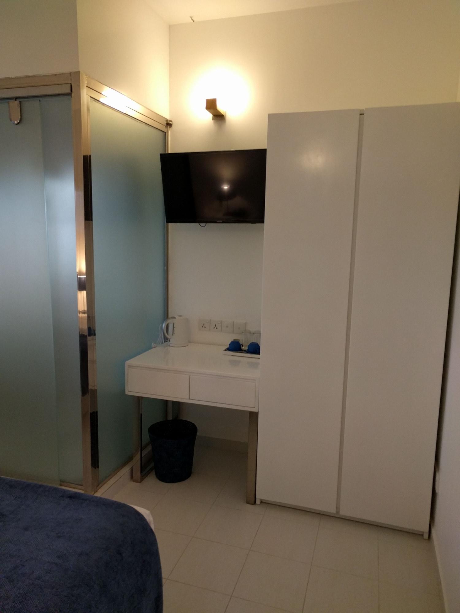 The Hotel 3*